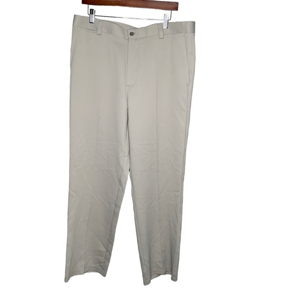 New IZOD XFG Men's Golf Pants Size 36x32 Beige Light Sand Flat Front UPF 50 - Picture 1 of 7